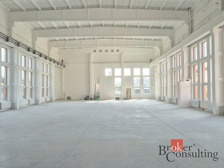 Pronájem skladového prostoru 2 785 m² - foto 1