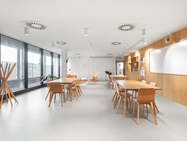 Pronájem kanceláře 75 m² - foto 8