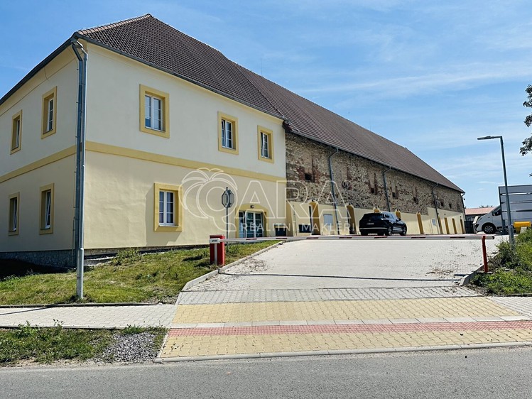 Pronájem skladového prostoru 400 m² - foto 1