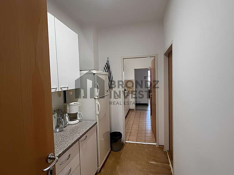 Pronájem kanceláře 14 m² - foto 2