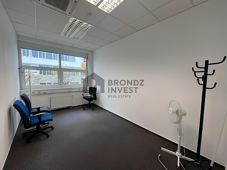 Pronájem kanceláře 14 m² - foto 4