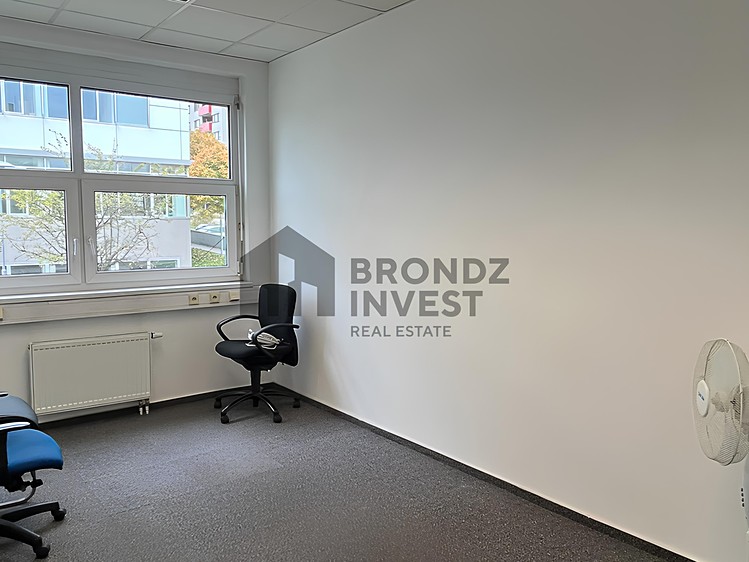 Pronájem kanceláře 14 m² - foto 6