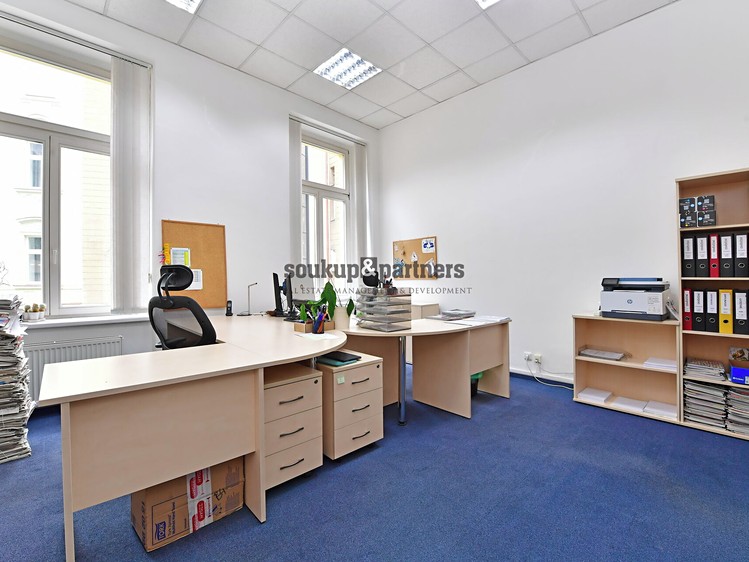 Pronájem kanceláře 56 m² - foto 4