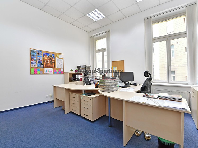 Pronájem kanceláře 56 m² - foto 2