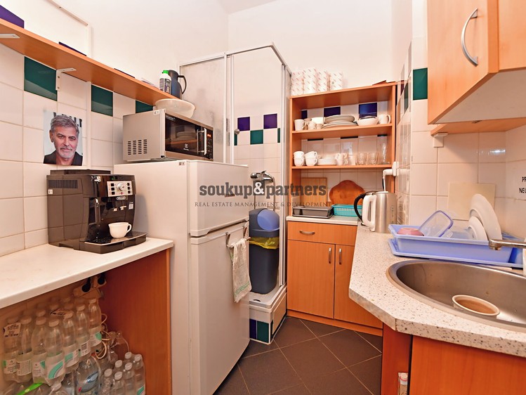 Pronájem kanceláře 56 m² - foto 8