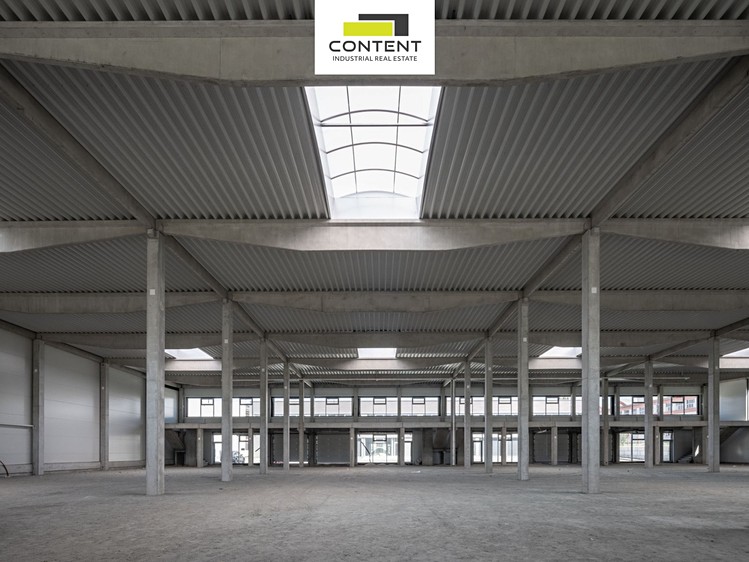 Pronájem skladového prostoru 5 000 m² - foto 1