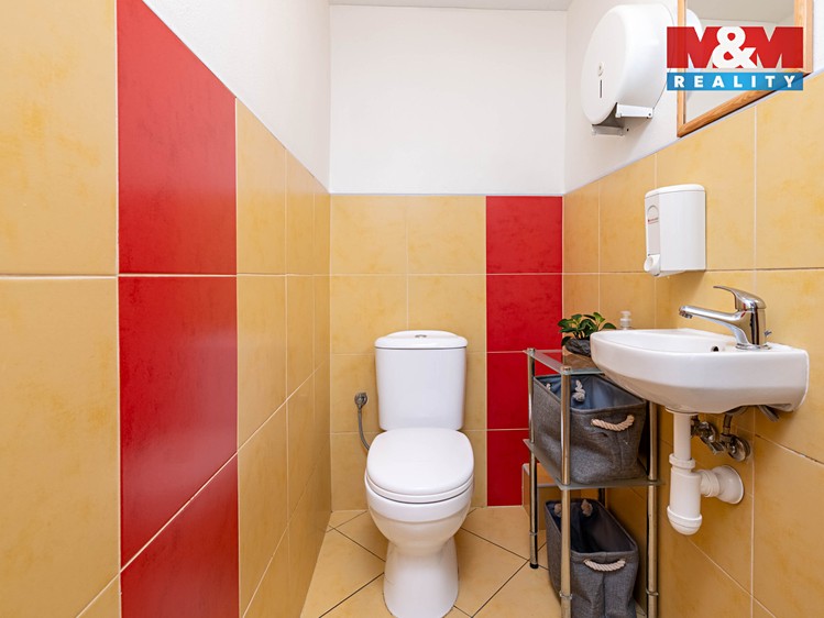 Pronájem kanceláře 65 m² - foto 7
