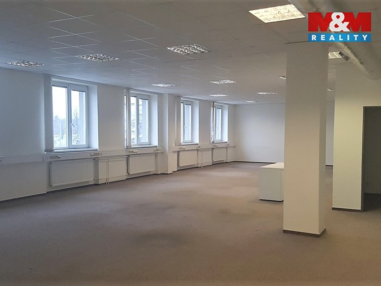 Pronájem kanceláře 300 m² - foto 3