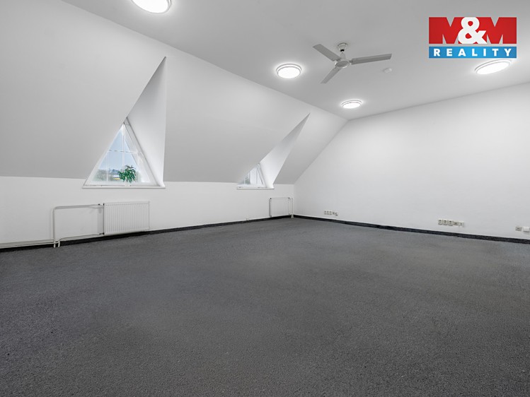 Pronájem kanceláře 40 m² - foto 2