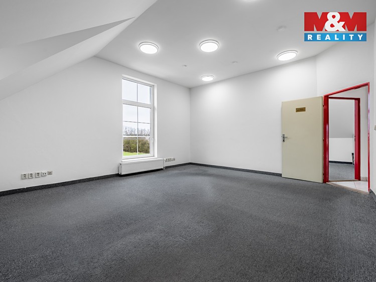 Pronájem kanceláře 138 m² - foto 6