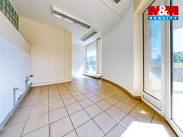 Pronájem obchodního prostoru 53 m² - foto 2