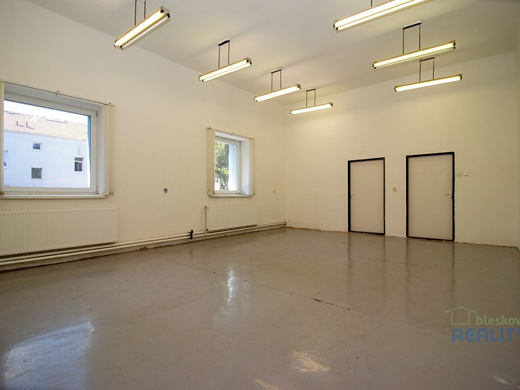 Pronájem skladového prostoru 73 m² - foto 1