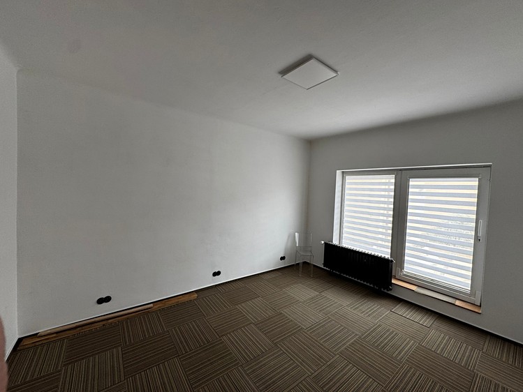 Pronájem kanceláře 35 m² - foto 1
