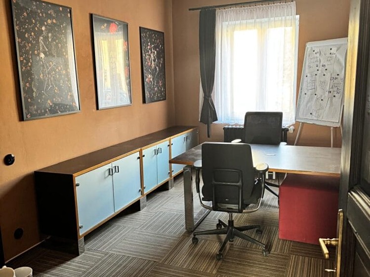 Pronájem kanceláře 35 m² - foto 2