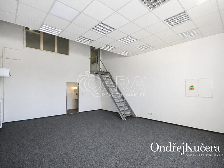 Pronájem skladového prostoru 400 m² - foto 6