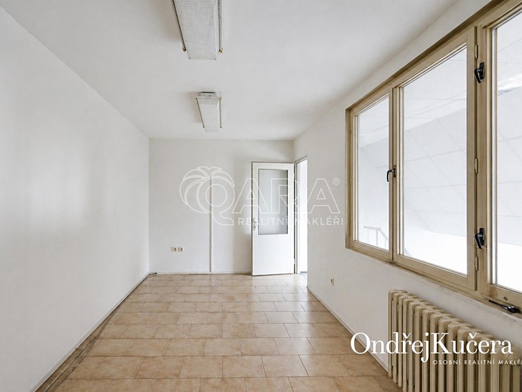 Pronájem skladového prostoru 400 m² - foto 7