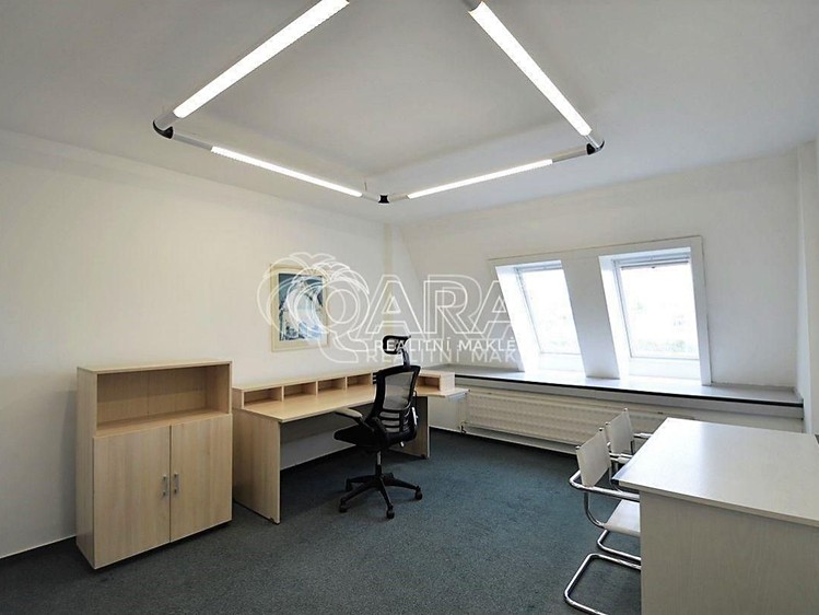 Pronájem kanceláře 17 m² - foto 1