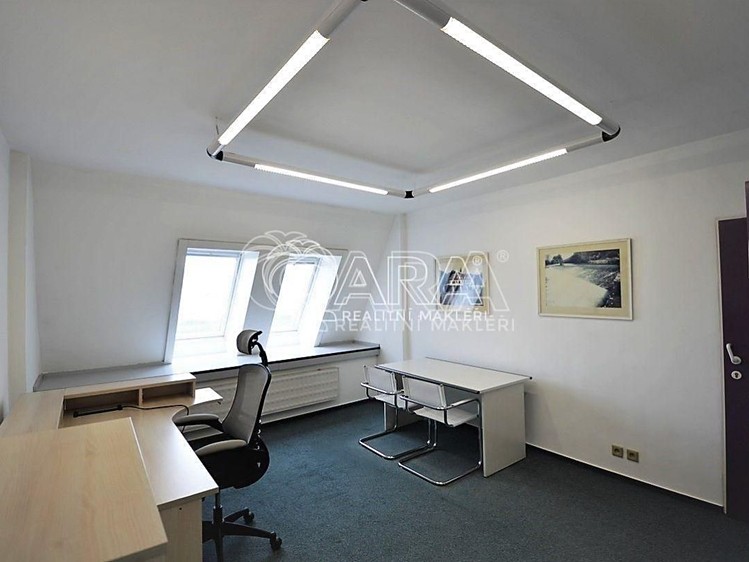 Pronájem kanceláře 17 m² - foto 2