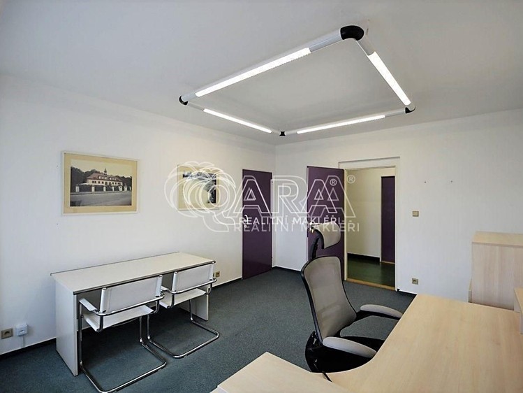 Pronájem kanceláře 17 m² - foto 4