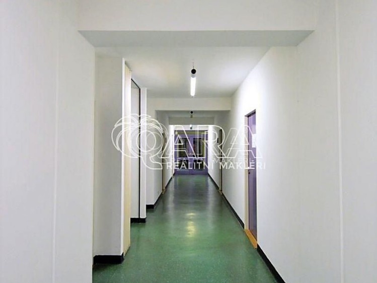 Pronájem kanceláře 17 m² - foto 8
