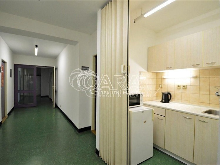 Pronájem kanceláře 17 m² - foto 6