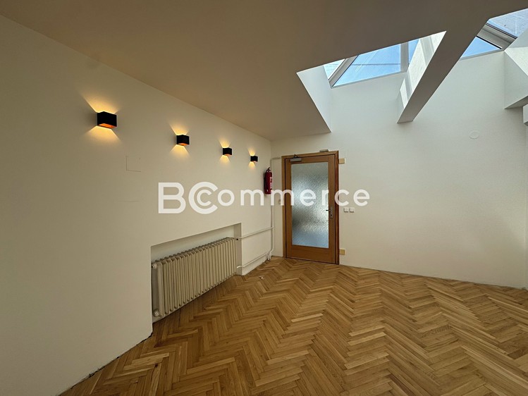 Pronájem kanceláře 186 m² - foto 3