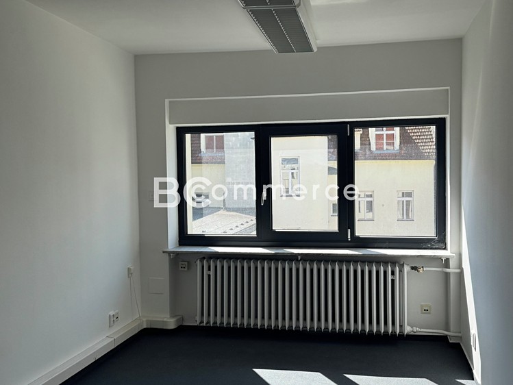 Pronájem kanceláře 186 m² - foto 6