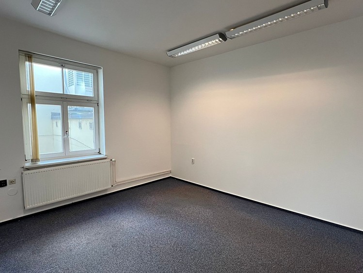 Pronájem kanceláře 18 m² - foto 5