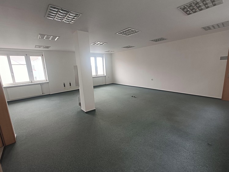 Pronájem kanceláře 56 m² - foto 1