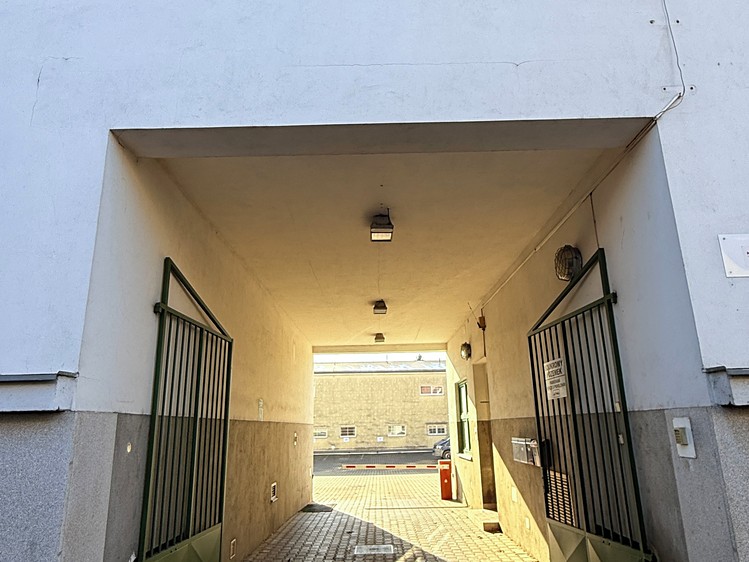 Pronájem kanceláře 195 m² - foto 3
