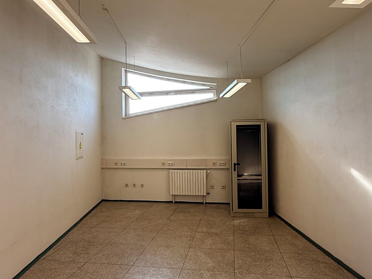Pronájem kanceláře 195 m² - foto 6