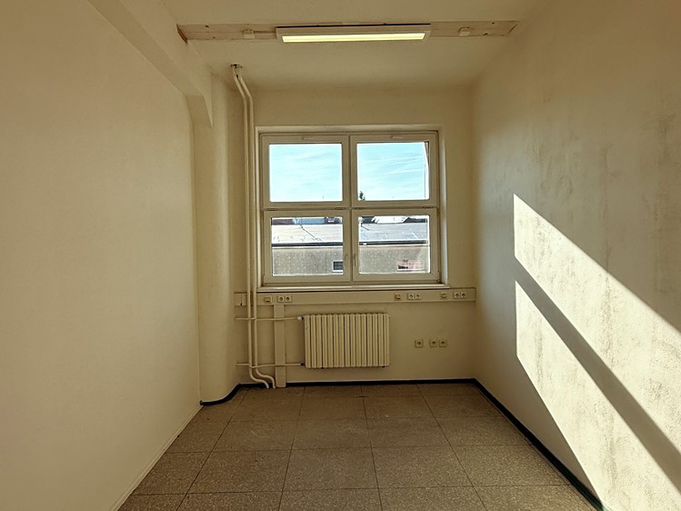 Pronájem kanceláře 195 m² - foto 8