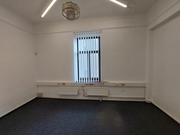 Pronájem kanceláře 19 m² - foto 2