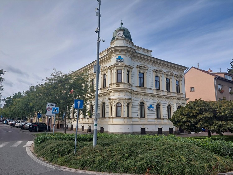 Pronájem kanceláře 223 m² - foto 1