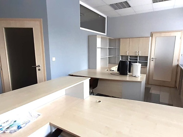 Pronájem kanceláře 130 m² - foto 4