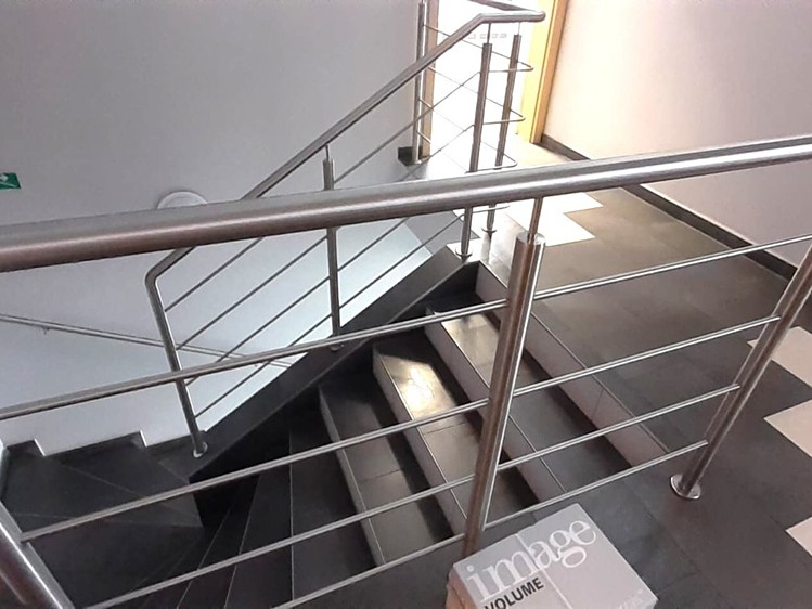 Pronájem kanceláře 130 m² - foto 2