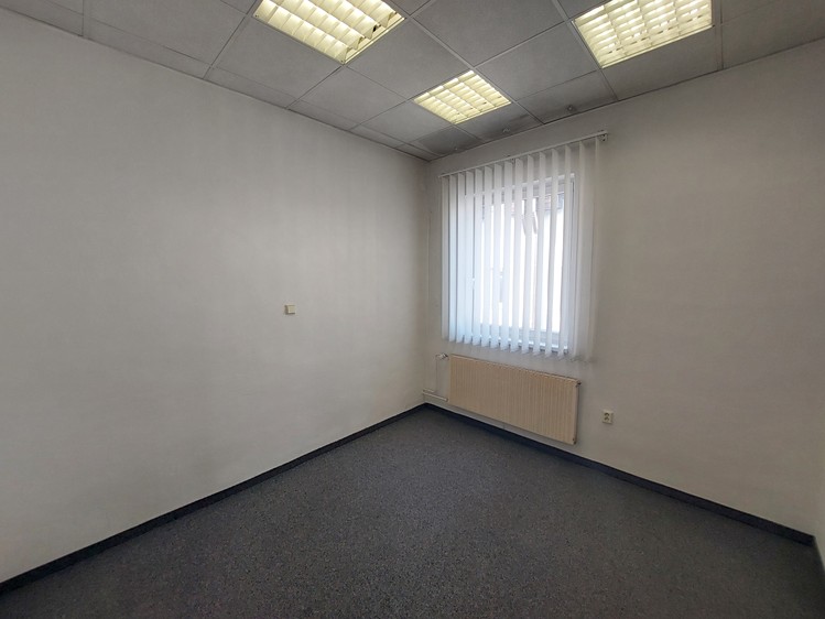 Pronájem kanceláře 54 m² - foto 3