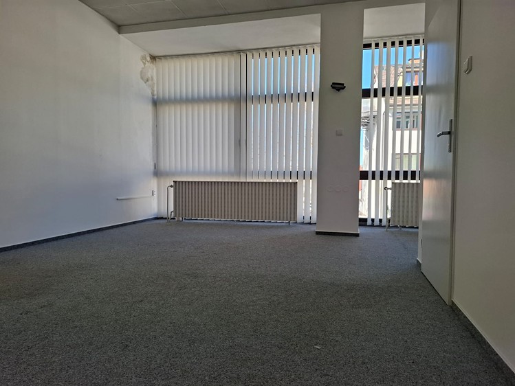 Pronájem kanceláře 34 m² - foto 2