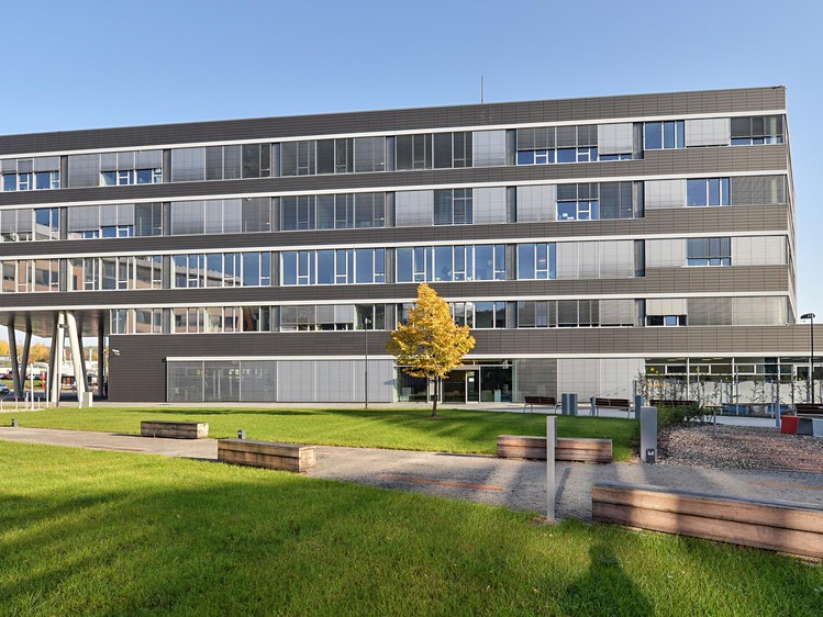 Pronájem kanceláře 1 044 m² - foto 1