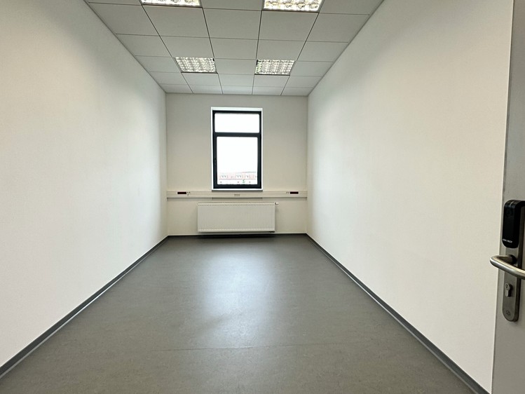 Pronájem kanceláře 552 m² - foto 8