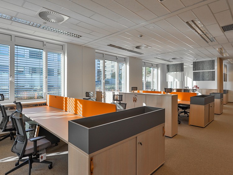 Pronájem kanceláře 286 m² - foto 8