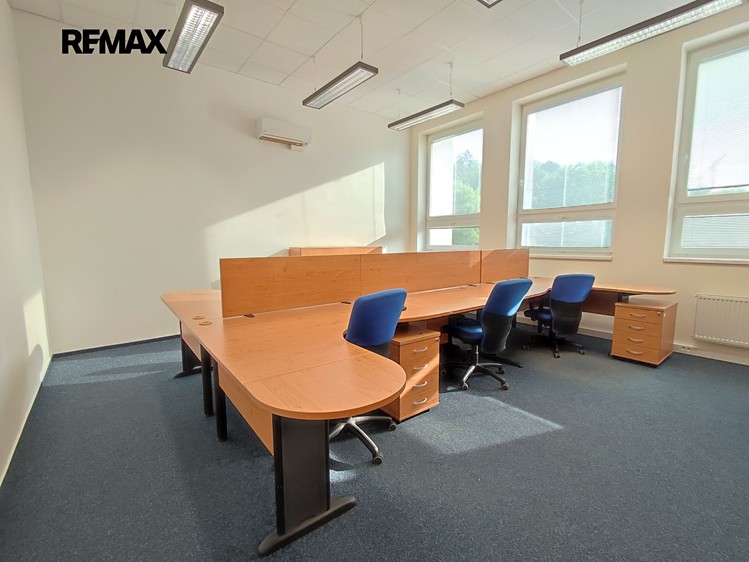 Pronájem kanceláře 31 m² - foto 4