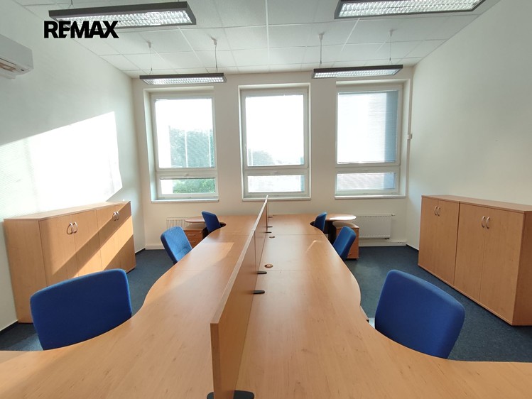 Pronájem kanceláře 31 m² - foto 5