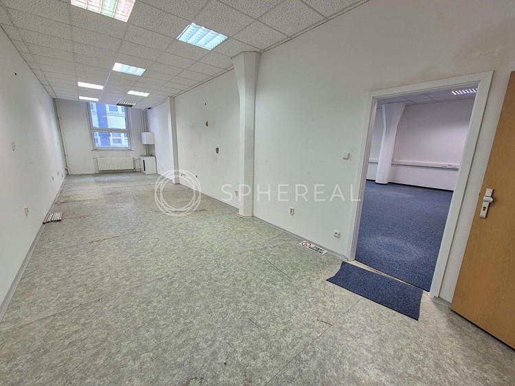 Pronájem kanceláře 137 m² - foto 3