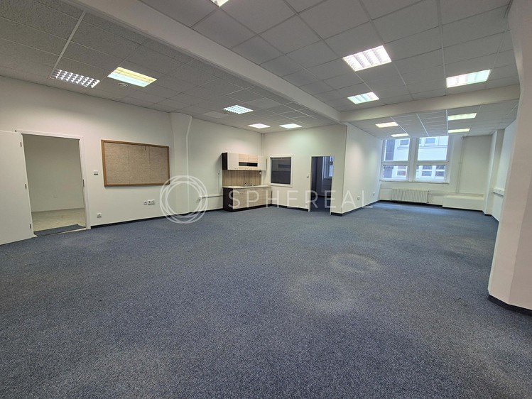 Pronájem kanceláře 137 m² - foto 2