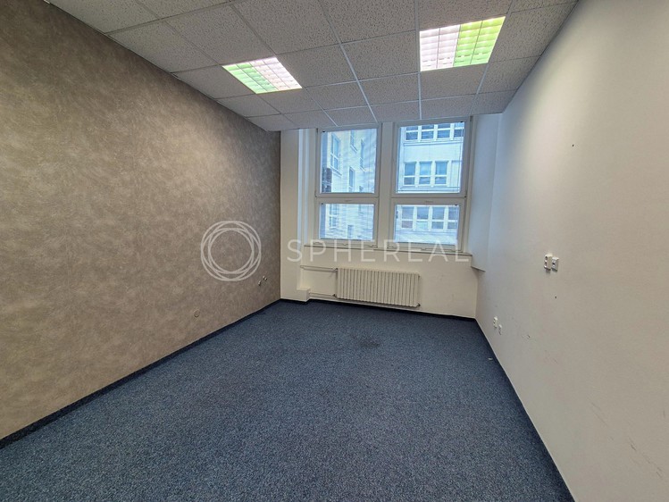 Pronájem kanceláře 137 m² - foto 5