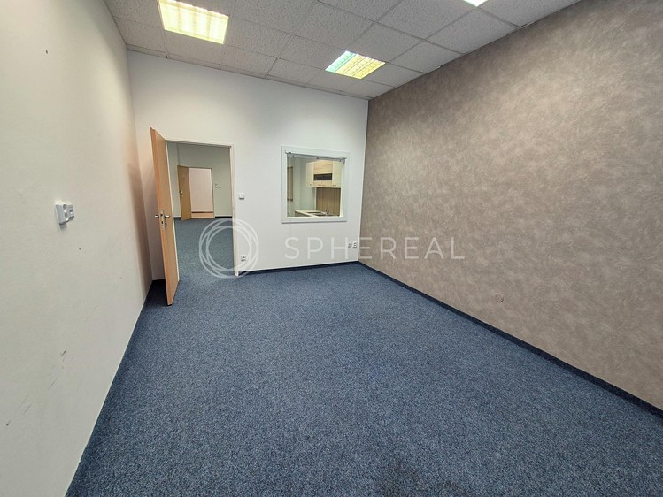 Pronájem kanceláře 137 m² - foto 6