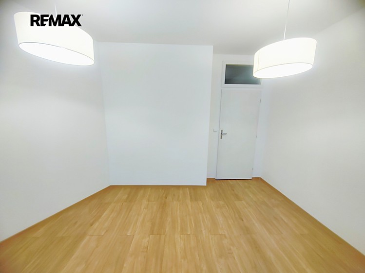 Pronájem kanceláře 19 m² - foto 2