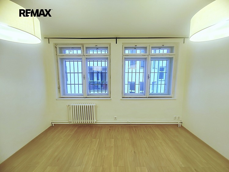 Pronájem kanceláře 19 m² - foto 1