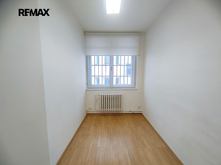 Pronájem kanceláře 19 m² - foto 3